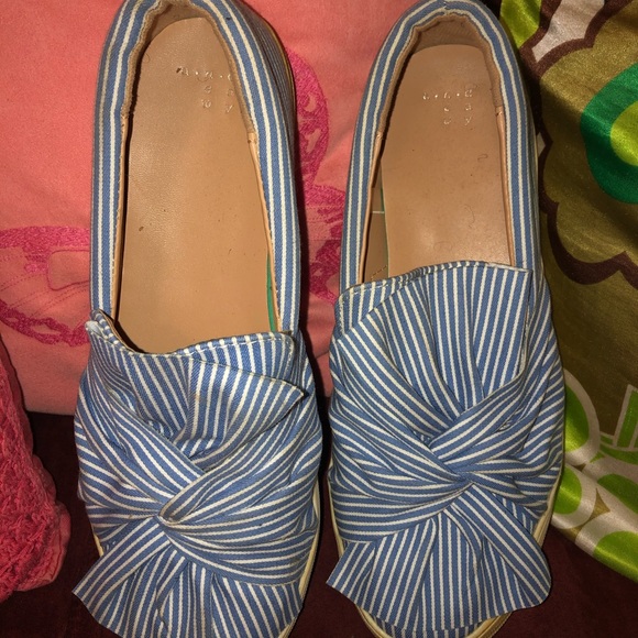 a•new•day Super Sailor Chic Striped&Ruffled Shoes - Picture 2 of 16